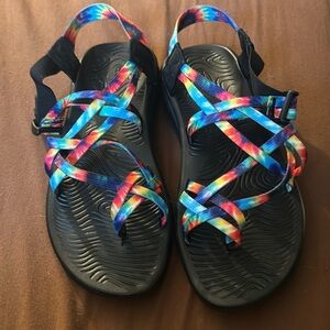Brand new rainbow tie dye chacos women’s size 9 never worn
